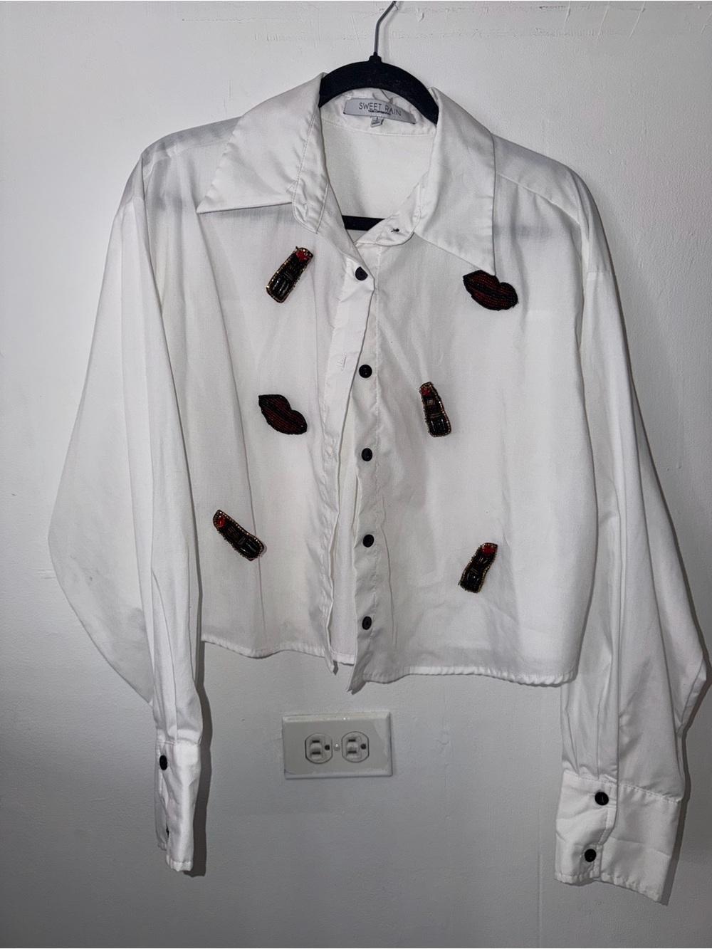 Sweet Rain White Cropped Button-Down Shirt with Lip & Lipstick Embellishments